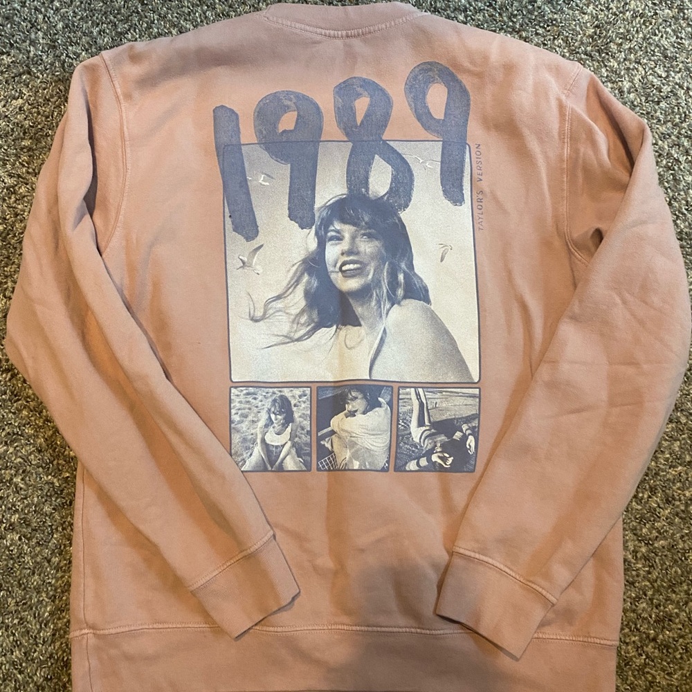 Taylor Swift sweatshirt